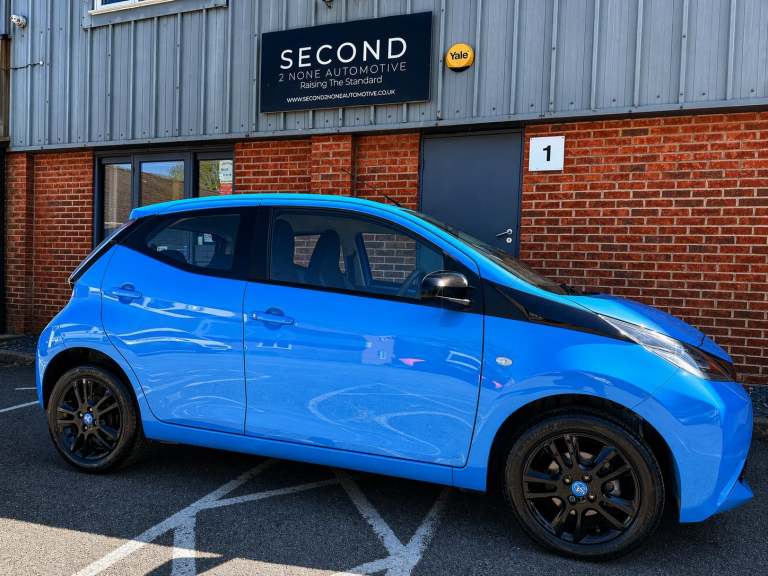 TOYOTA AYGO 1.0 VVT-i x-cite 2015