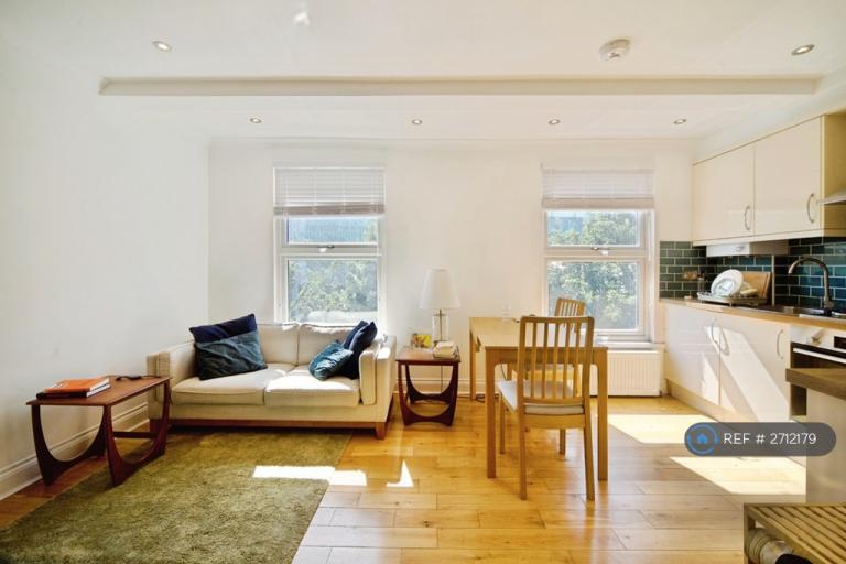 1 bedroom flat in Drayton Park, London, N5 (1 bed) (#2712179)