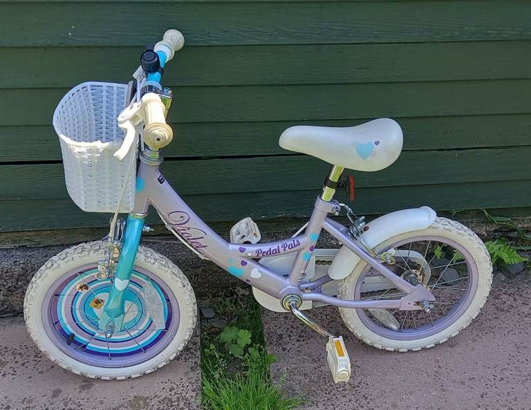 Pedal pals violet hearts 14 inch bike