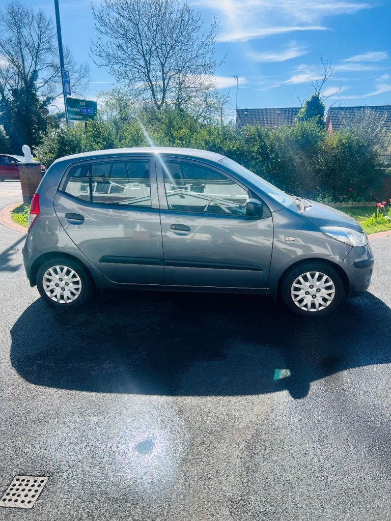 Hyundai i10 Manual 1.2 £30 road tax 93k miles