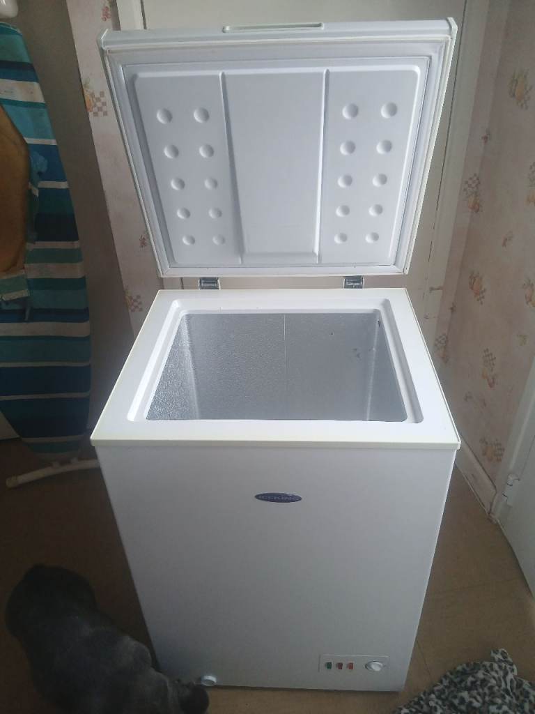 Small chest freezer from Ice King good working order 