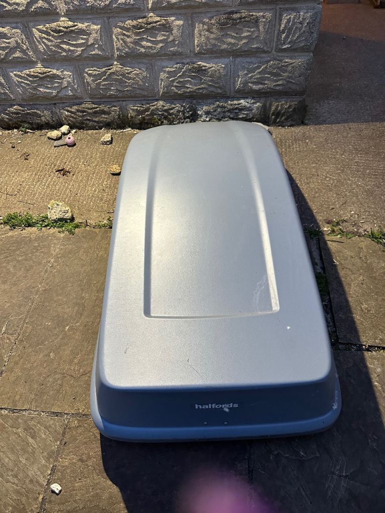 Halfords 420ltr roof box