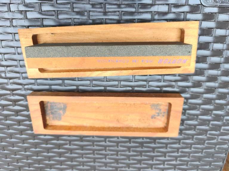 Sharpening stone 