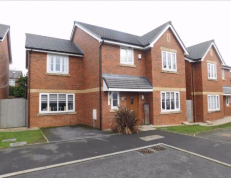 5 bed house big spacious about 2300 sqft
