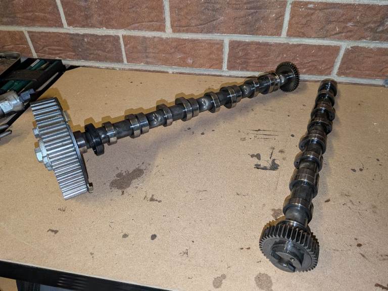 1.6 TDI cam shafts and casing 