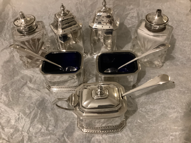 Silver Dining Table set, VGC Lovely Quality Silverware weight 285g scrap = £514.   .Selling at Only