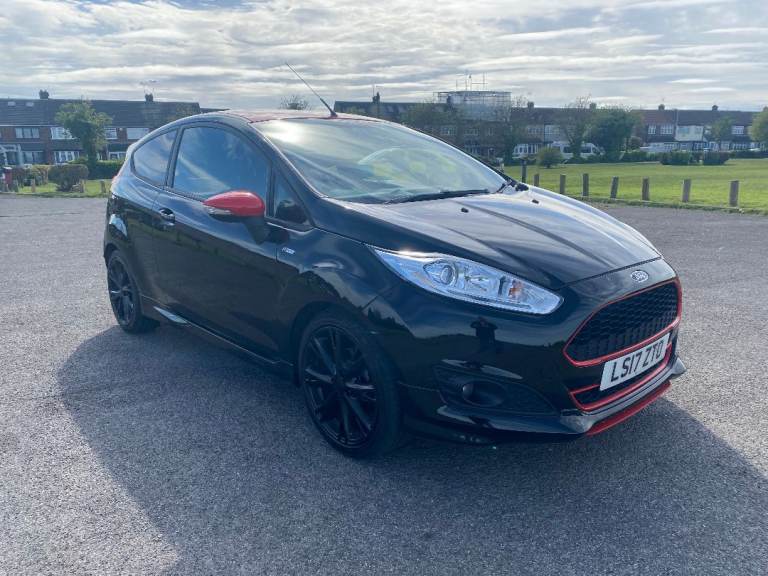 FORD FIESTA  1.0t   ECOBOOST ST LINE  140 BHP  NEW BELTS  NEW MOT NEW SERVICE  WARRANTY GIVEN