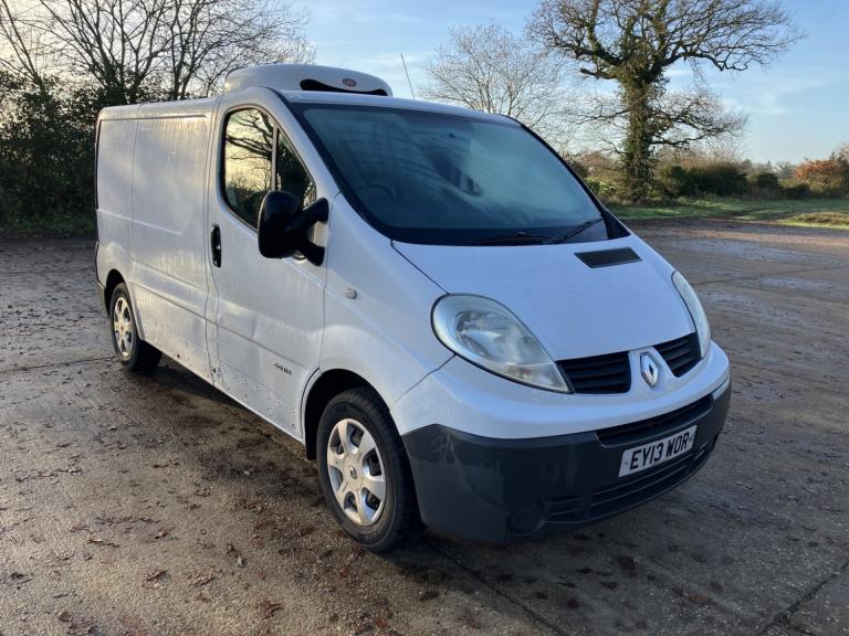 RENAULT TRAFIC 2.0 dCi SL29 eco FRIDGE VAN NO VAT 2013