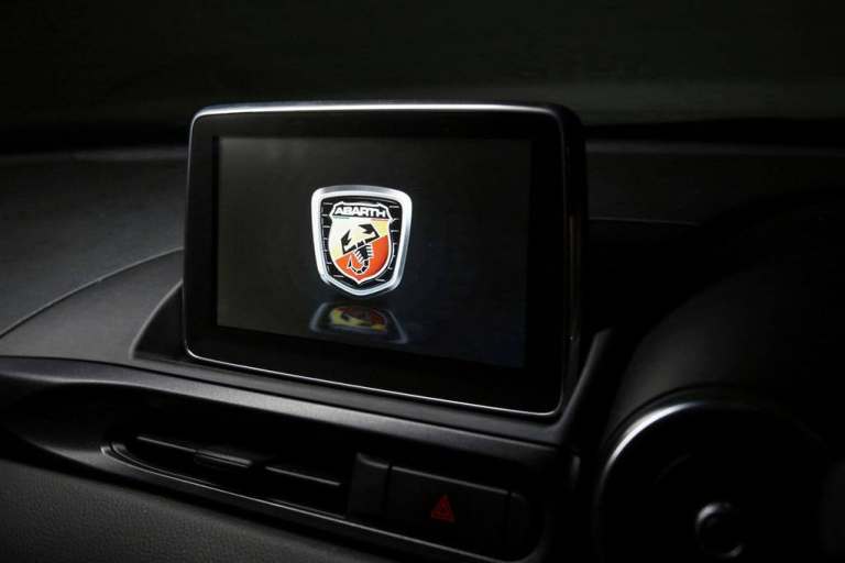FIAT & ABARTH 124 Spider Firmware Update 70.00.100 EU - Download