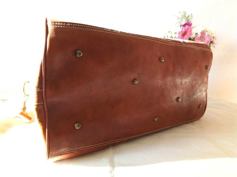 100% Genuine Leather Travel Bag Weekend Bag Gym Travel Hand Luggage ( Christmas Sale )