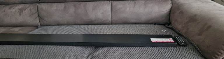 LG SJ8 Sound bar