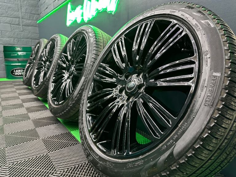 Genuine 22” Range Rover Sport Discovery HSE gloss black Alloy Wheels style 9012’s & 5/6mm+ Pirelli!