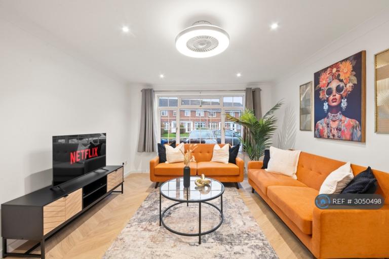 4 bedroom house in Langdale Close, Maidenhead, SL6 (4 bed) (#3050498)