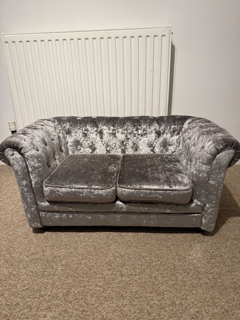 Silver Grey Crushed Velvet Dog/Cat Sofa (Bed) 