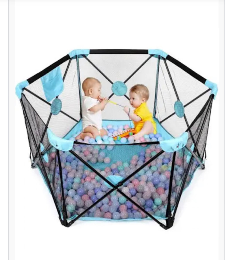 Easy pop up play pen comes with carry bag