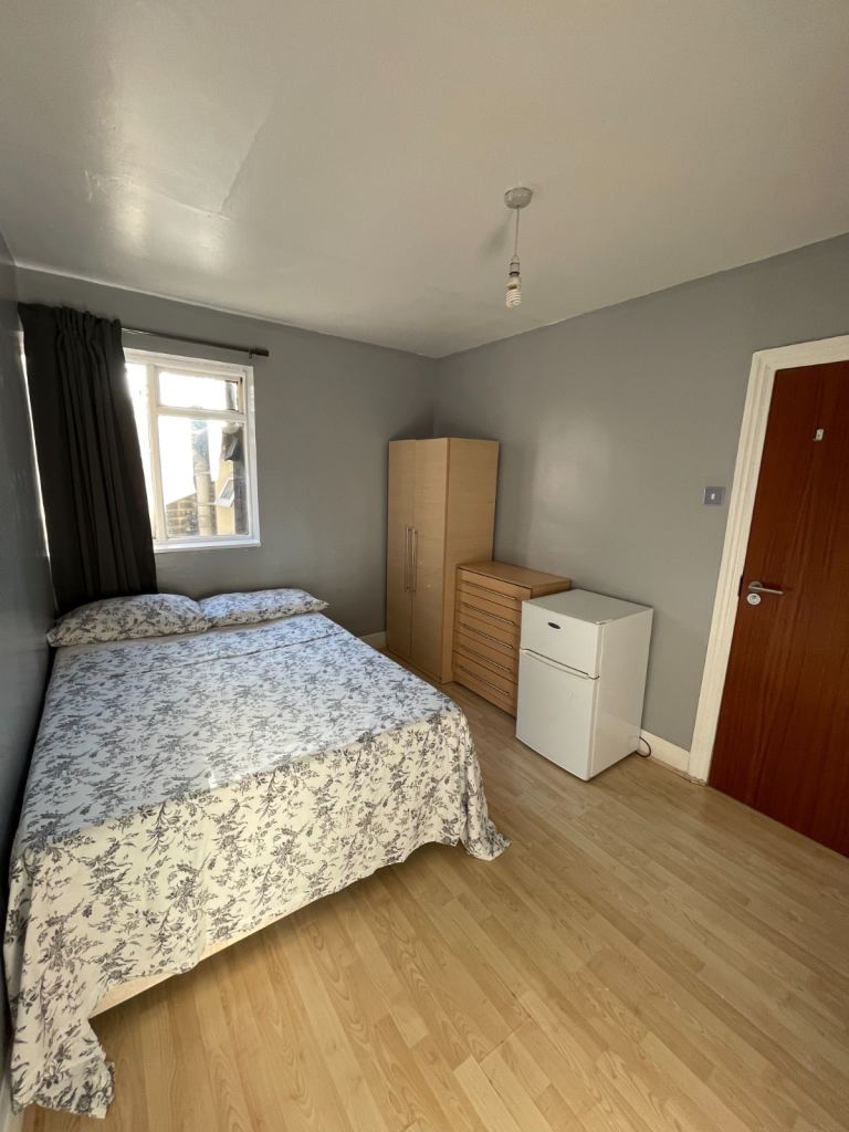 BAUTIFUL ROOM IN STRATFORD !