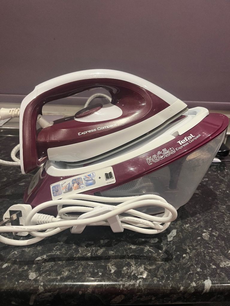 Tefal compact steam generator iron
