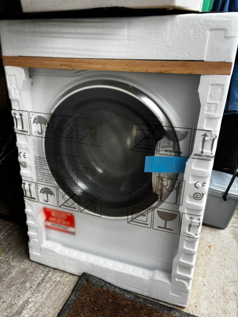 Brand New Hotpoint 8kg 1400 Washing Machine - Sealed, Never Used
