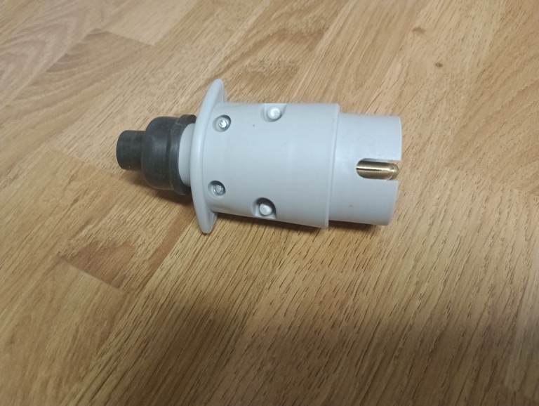 3 off 7 pin connectors for caravan or trailer