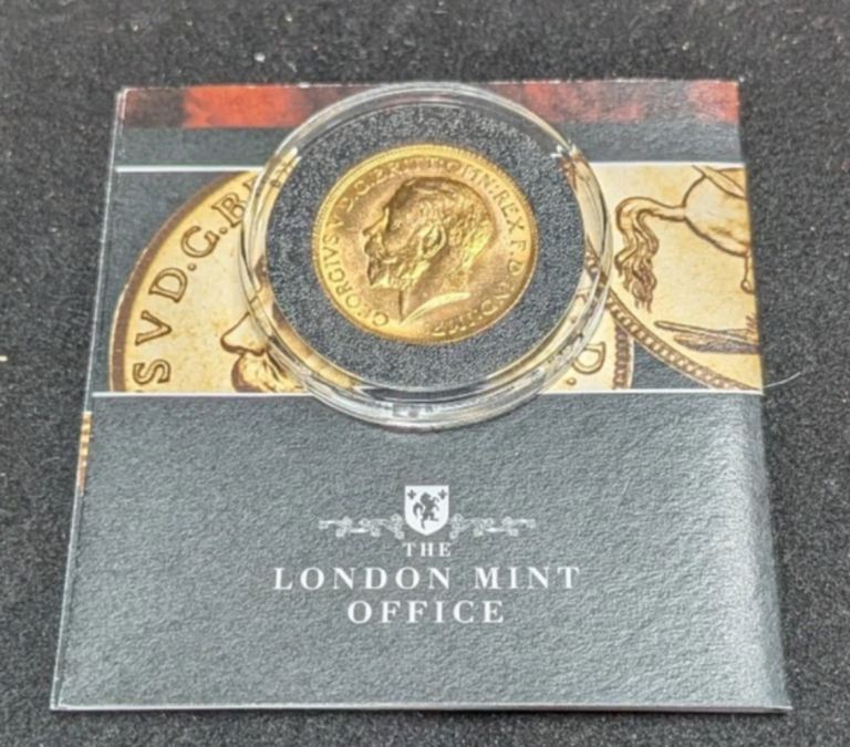 1925 King George V Gold Sovereign – “Churchill Sovereign”  22ct Gold – Boxed with COA 