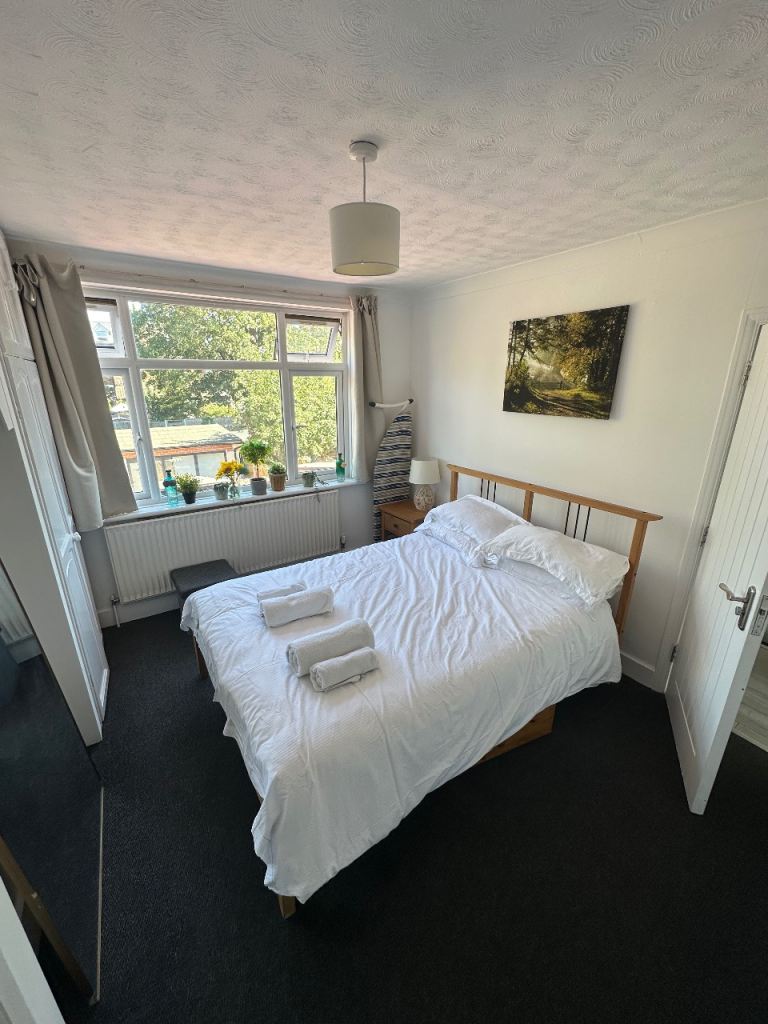 Double room In Leytonstone for UNIVERSAL CREDIT + PIP (higher housing allowance)