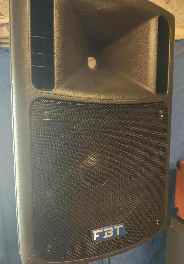 Full Active PA System – FBT Maxx 6A (Pair) + Mackie SWA1501 Subwoofer – Excellent Condition