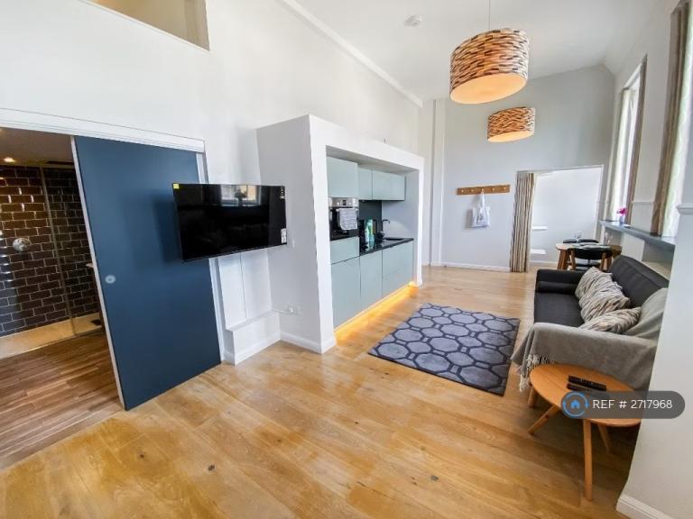 1 bedroom flat in Mcdonald Road, Edinburgh, EH7 (1 bed) (#2717968)