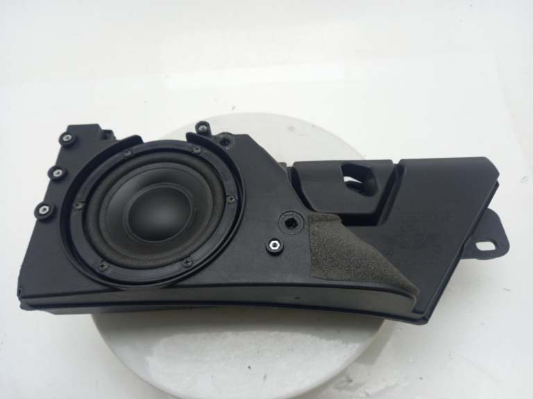Aston Martin Vantage Subwoofer/Speaker Assembly 2005-2018 9d336696yab