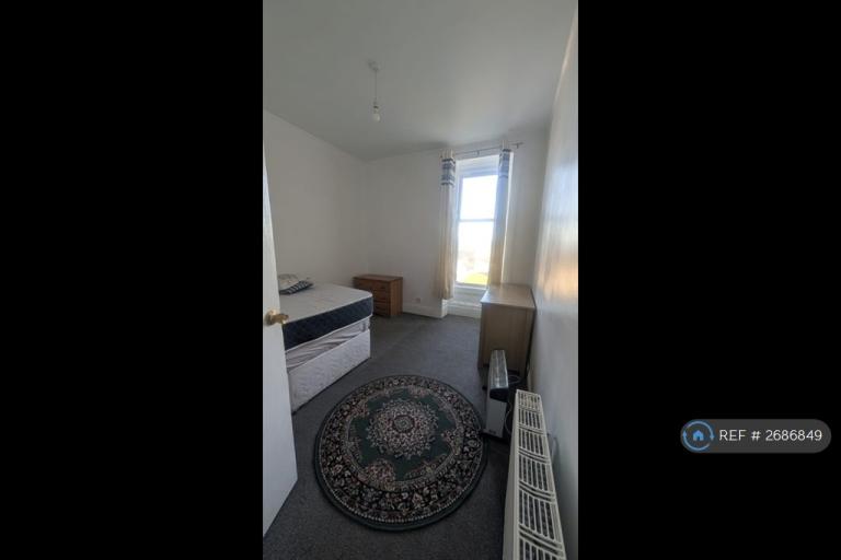 2 bedroom flat in Clepington Road, Dundee, DD3 (2 bed) (#2686849)