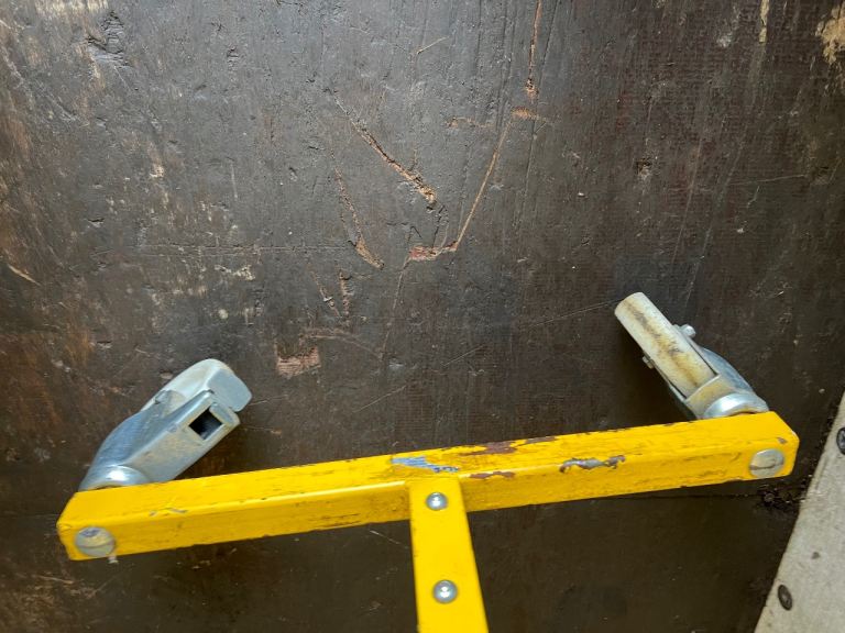 Dress holder wheeled professional 