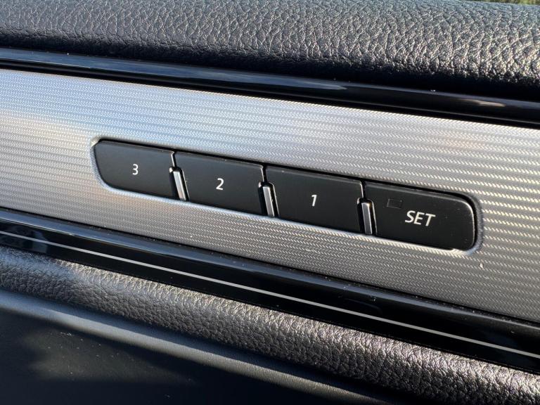 2015 Volkswagen Touareg 3.0 V6 TDI BlueMotion Tech 262 R-Line 5dr Tip Auto ESTATE DIESEL Automatic