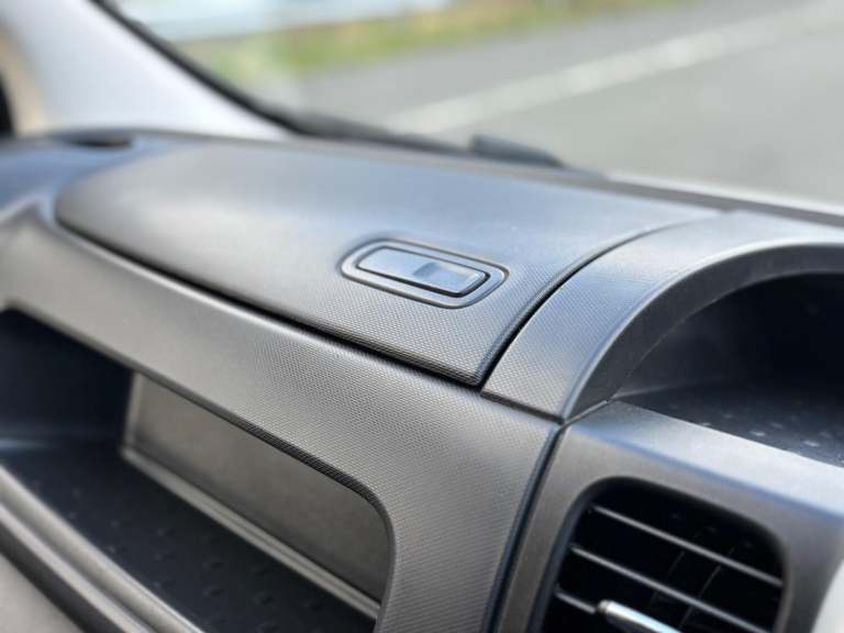 VAUXHALL VIVARO 1.6 CDTi 2700 BiTurbo ecoFLEX Sportive 2015