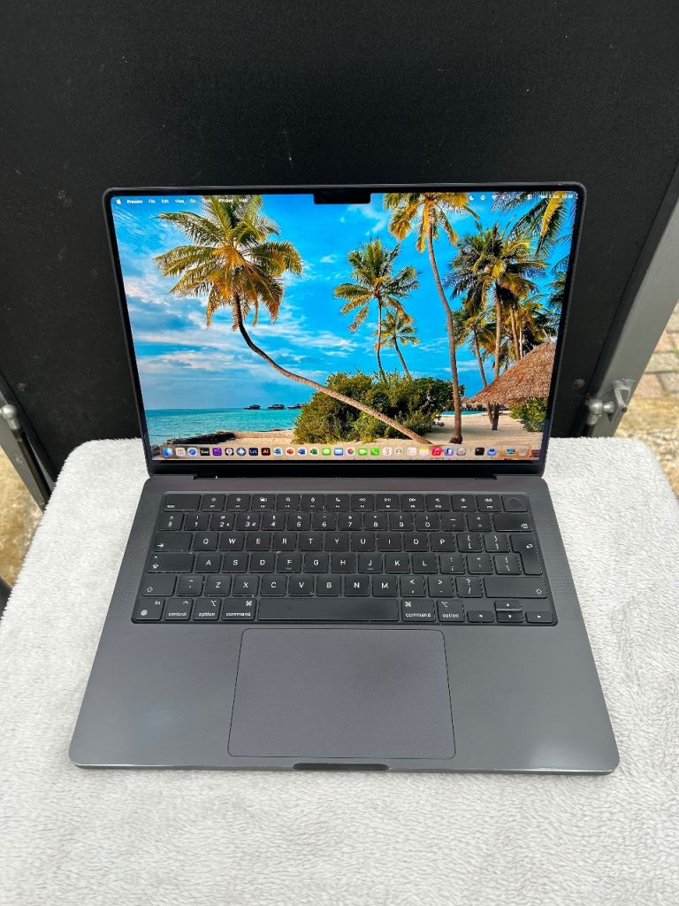 MacBook Pro 14” 2024 - M4 PRO - 24GB Memory - 12 Core CPU - 16 Core GPU