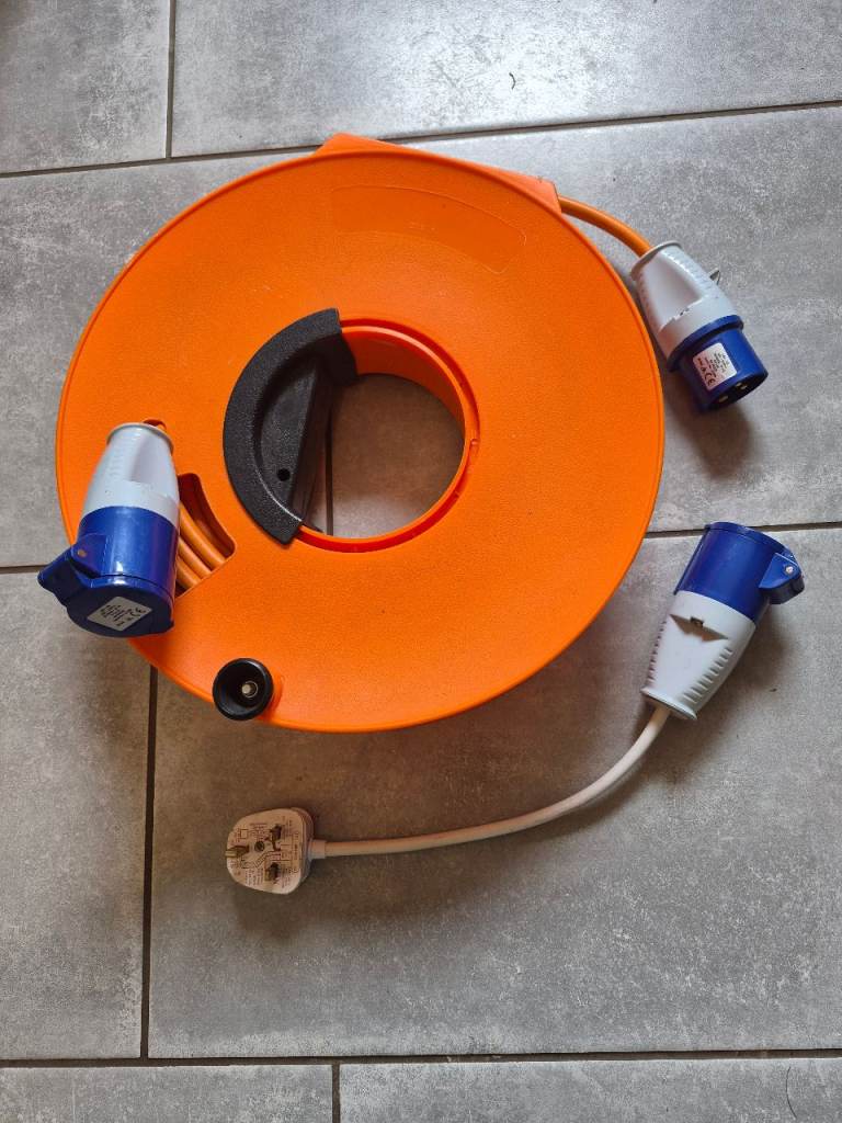 Motorhome / Caravan 15m Lead Kit and Reel