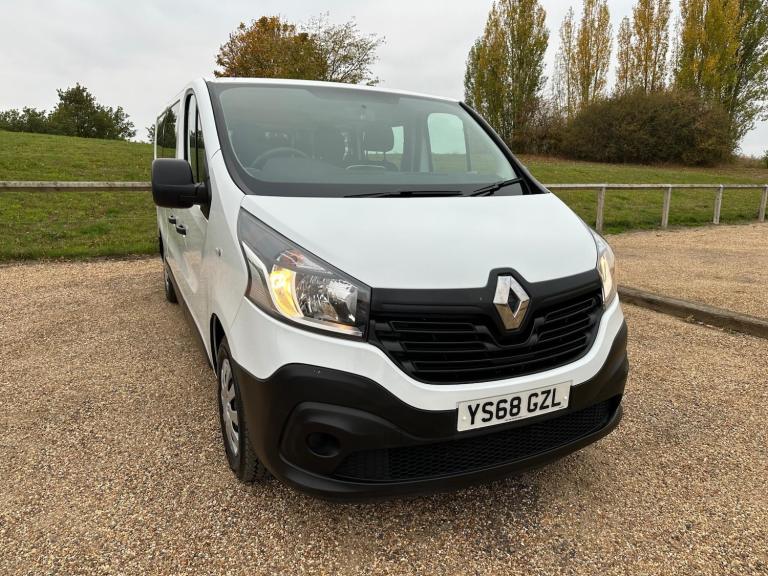 2018 Renault Trafic 1.6 dCi 29 Business LWB Euro 6 5dr (9 Seat) MPV Diesel Manual
