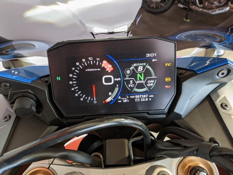 2022 SUZUKI GSX-S 1000 GT + PLUS BLUE METALLIC FULLY LOADED IMMACULATE CONDITION