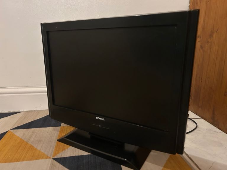 Technika 19Inch Black LCD TV / LCD19-907 / HMDI/PC / Sound / Digital / £15