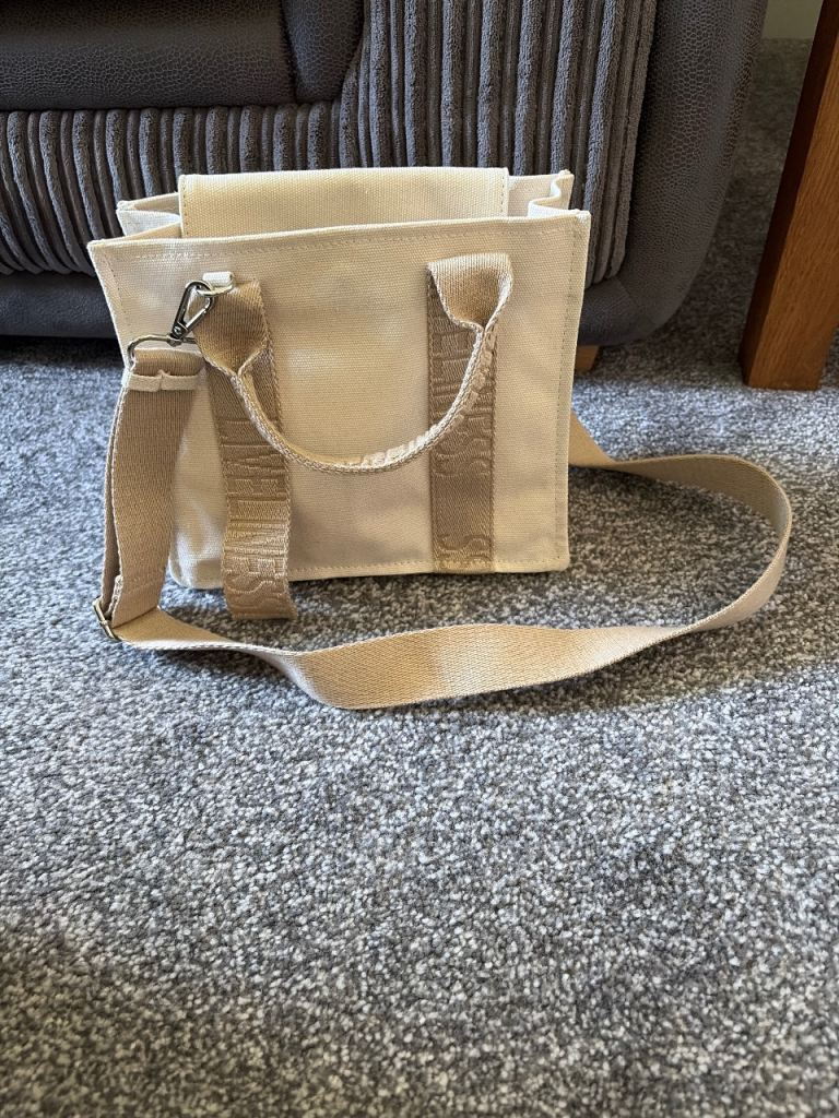 Small Beige Tote Bag with Shoulder Strap – Good Condition