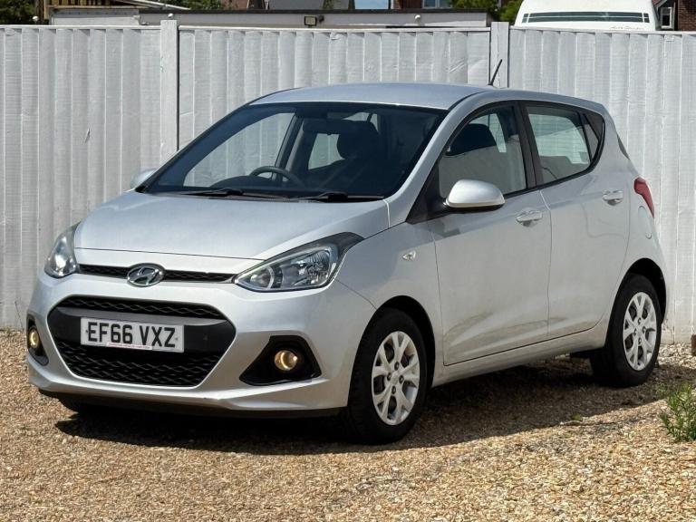 2016 Hyundai i10 SE AUTOMATIC Hatchback Petrol Automatic