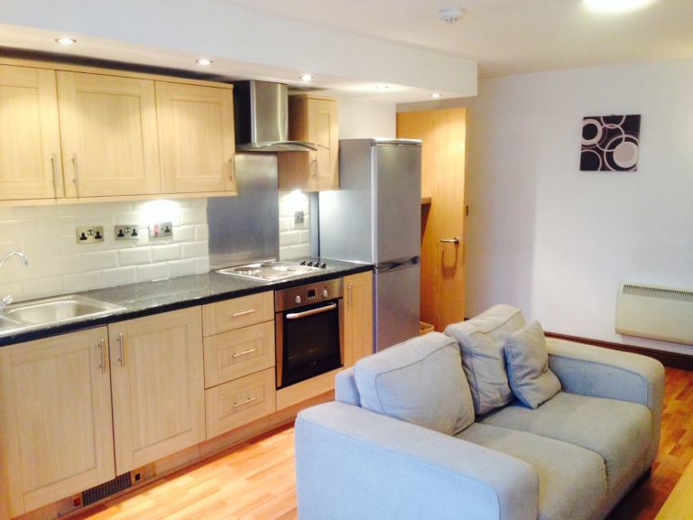 1 BED LUXURY APARTMENT WF13 4AF NEXT TO DEWSBURY HOSPITAL **WITH PARKING**