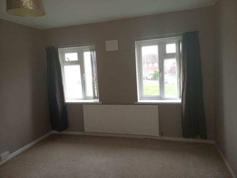 Large double room to rent in Uxbridge