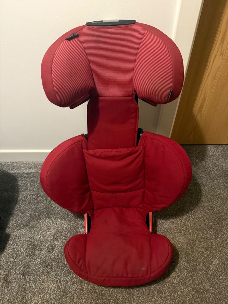 image for MAXI COSI HIGH BACK CHILDS CAR SEAT