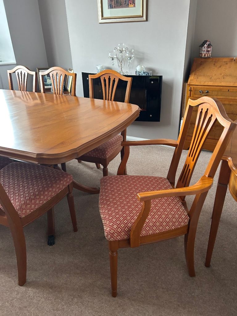 Dining room table