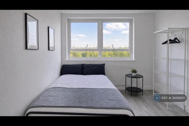 4 bedroom flat in Invergarry House, London, NW6 (4 bed) (#2936905)