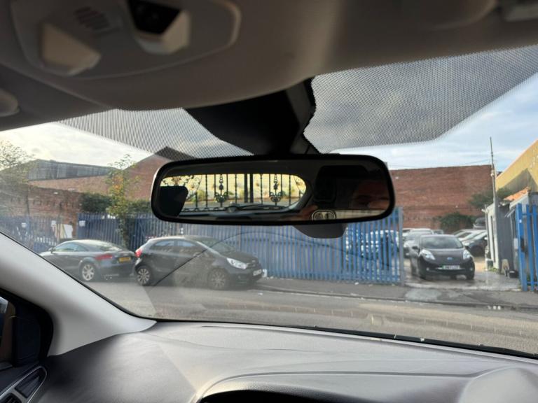 2013 Ford Focus 1.6 125 Zetec 5dr Powershift HATCHBACK Petrol Automatic