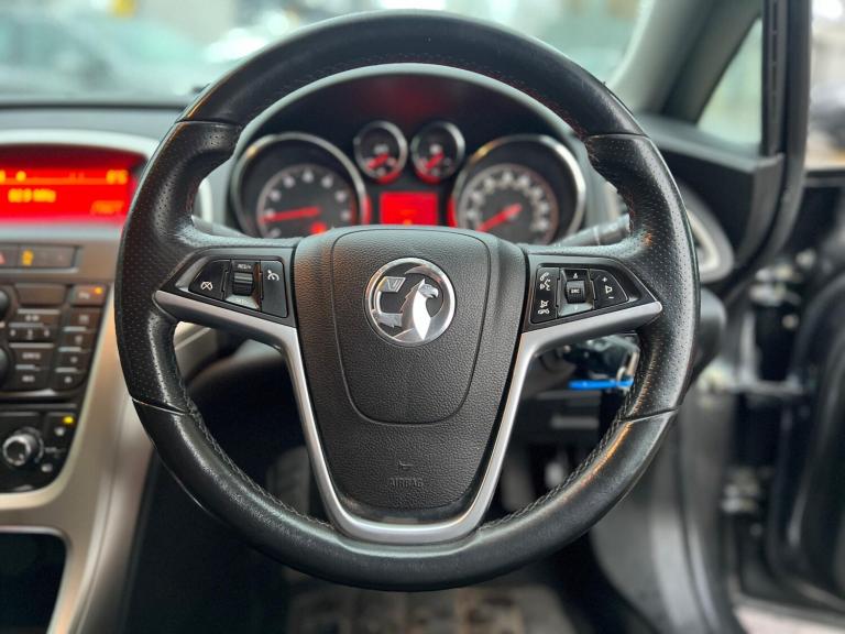 2011 Vauxhall Astra 1.6i 16V Exclusiv 5dr Auto HATCHBACK PETROL Automatic