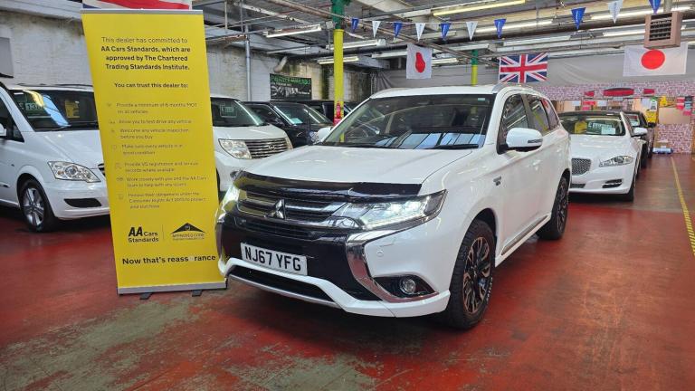  Mitsubishi Outlander 2.0h 12kWh 4hs CVT 4WD Euro 6 (s/s) 5dr Petrol/Electric Hybrid Automatic