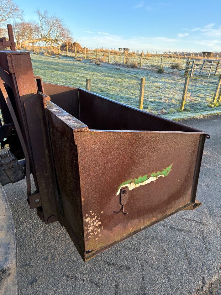 TRACTOR LINK BOX