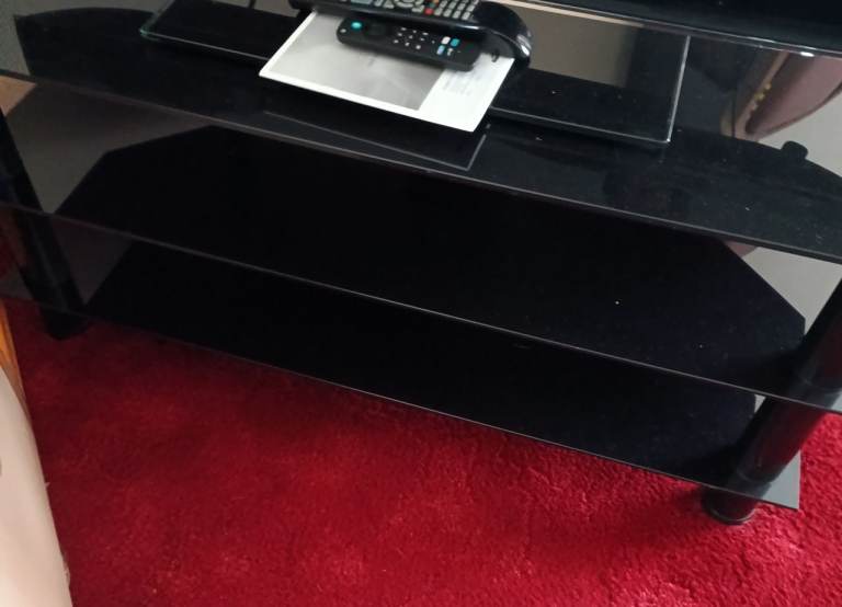 Glass TV unit free