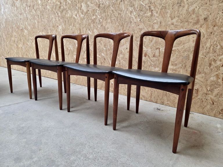 Mid cetury Danish rosewood dining chairs 